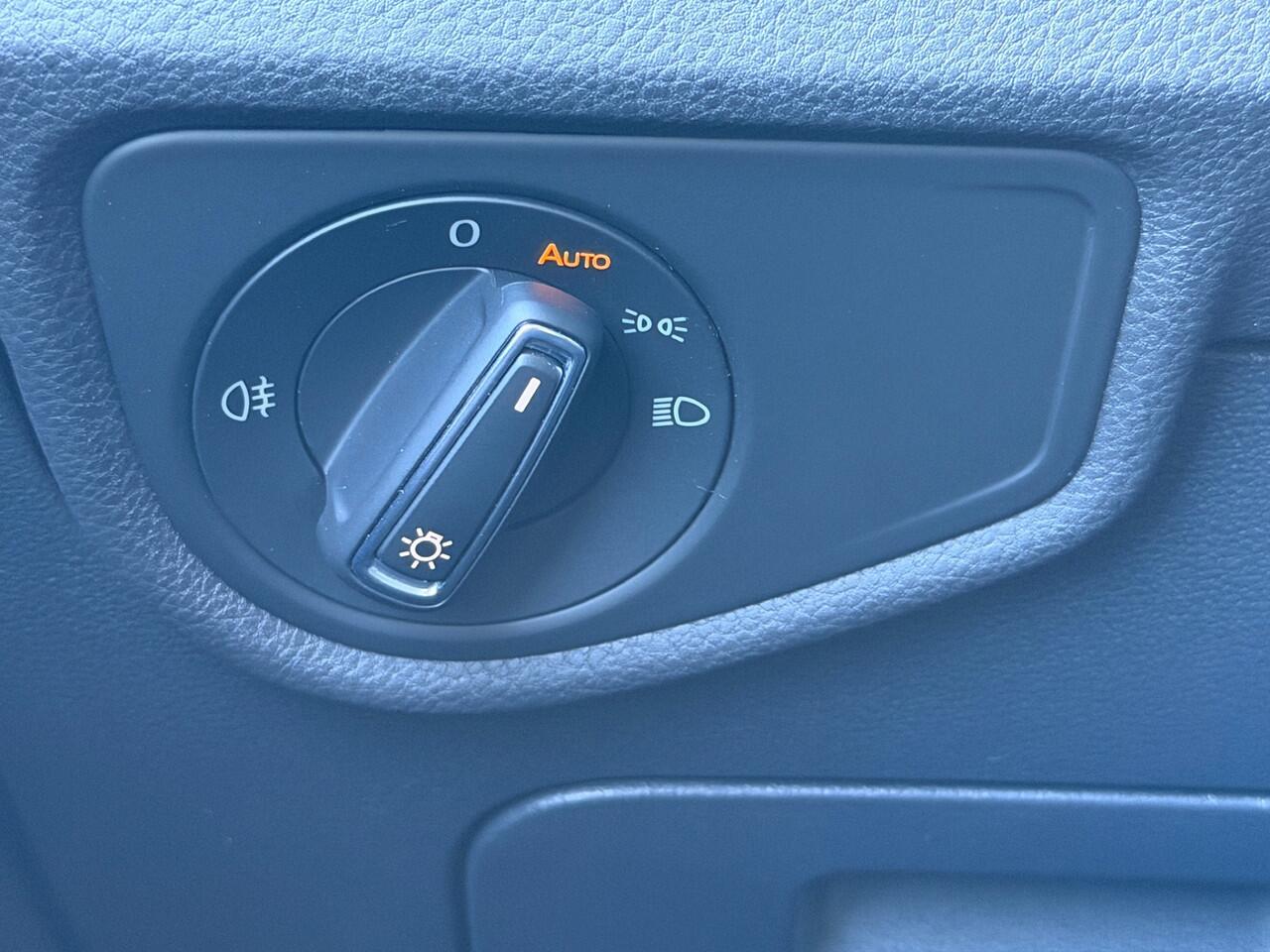 Volkswagen TOURAN 1.5 TSI 150pk DSG R-line Highline | Led | Trekhaak | Dode hoek | Camera | Keyless | Rijklaar incl. garantie