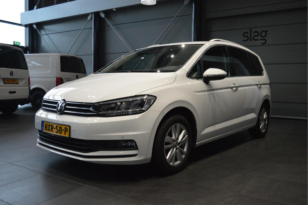 Volkswagen TOURAN 1.5 TSI Highline navi clima cruise led pdc 150 pk !!