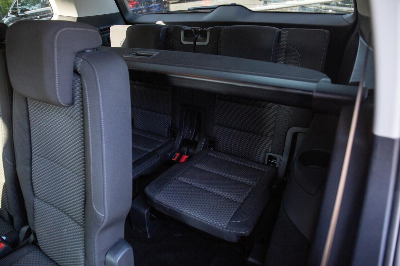 Volkswagen TOURAN 1.5 TSI Comfortline Business 7p , 7 persoons, Adaptive cruise, Achteruitrijcamera,