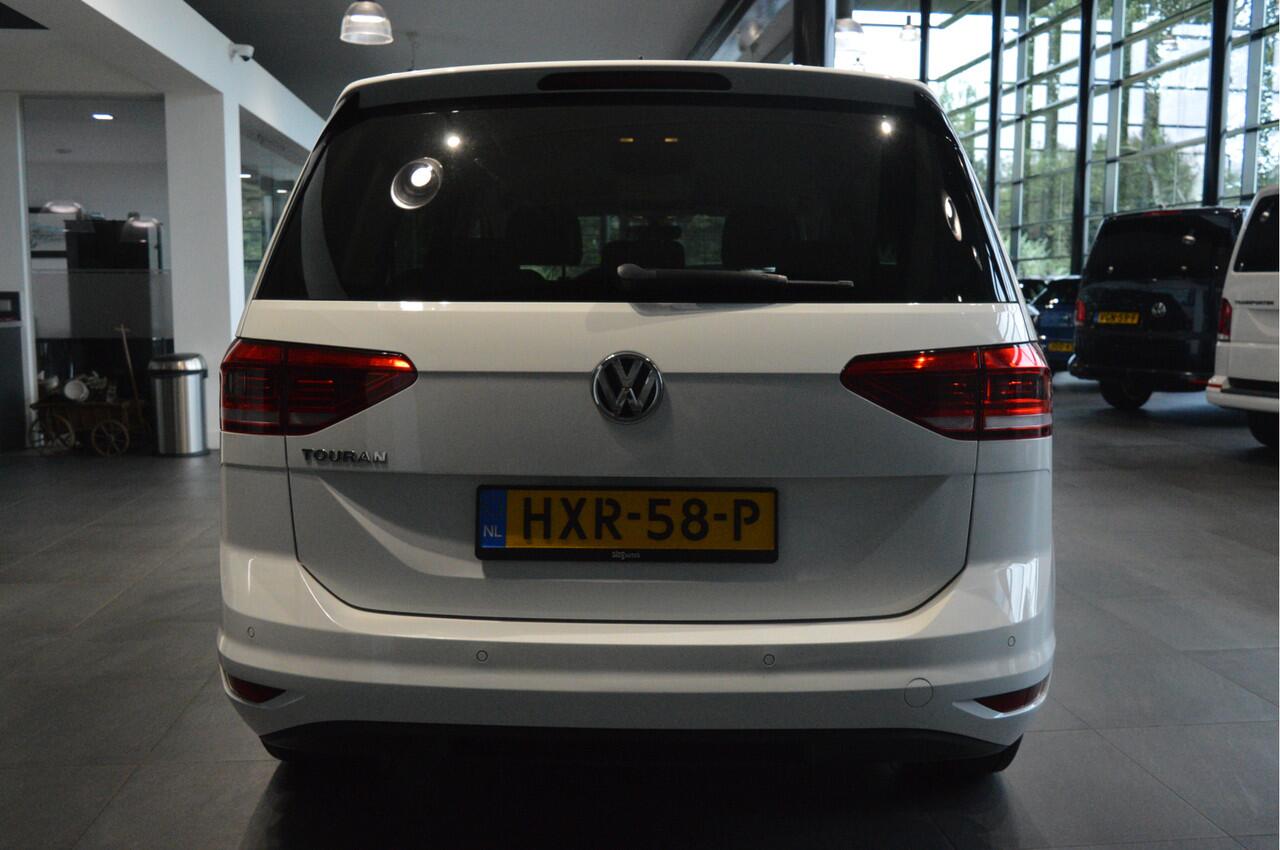Volkswagen TOURAN 1.5 TSI Highline navi clima cruise led pdc 150 pk !!