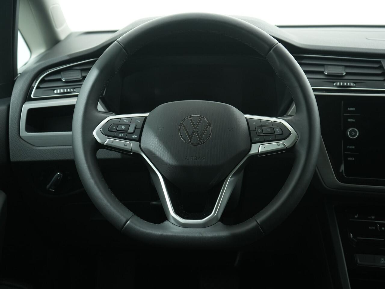 Volkswagen TOURAN 1.5 TSI 150PK COMFORTLINE 7-P Camera | Stoelverwarming | El. Achterklep