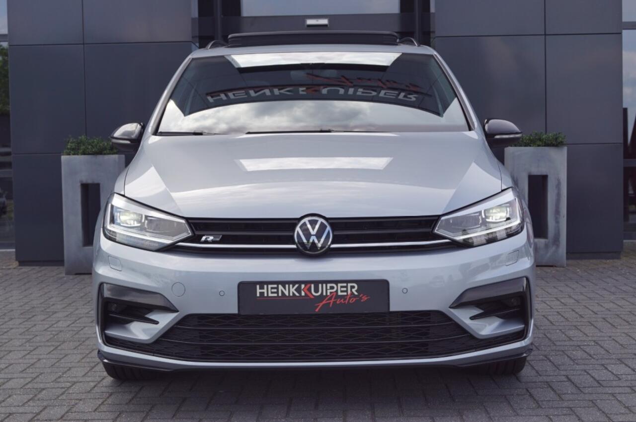 Volkswagen TOURAN 1.5 TSI DSG R-Line Black st/ 7Pers./Panodak /trekhaak wegkl./ACC