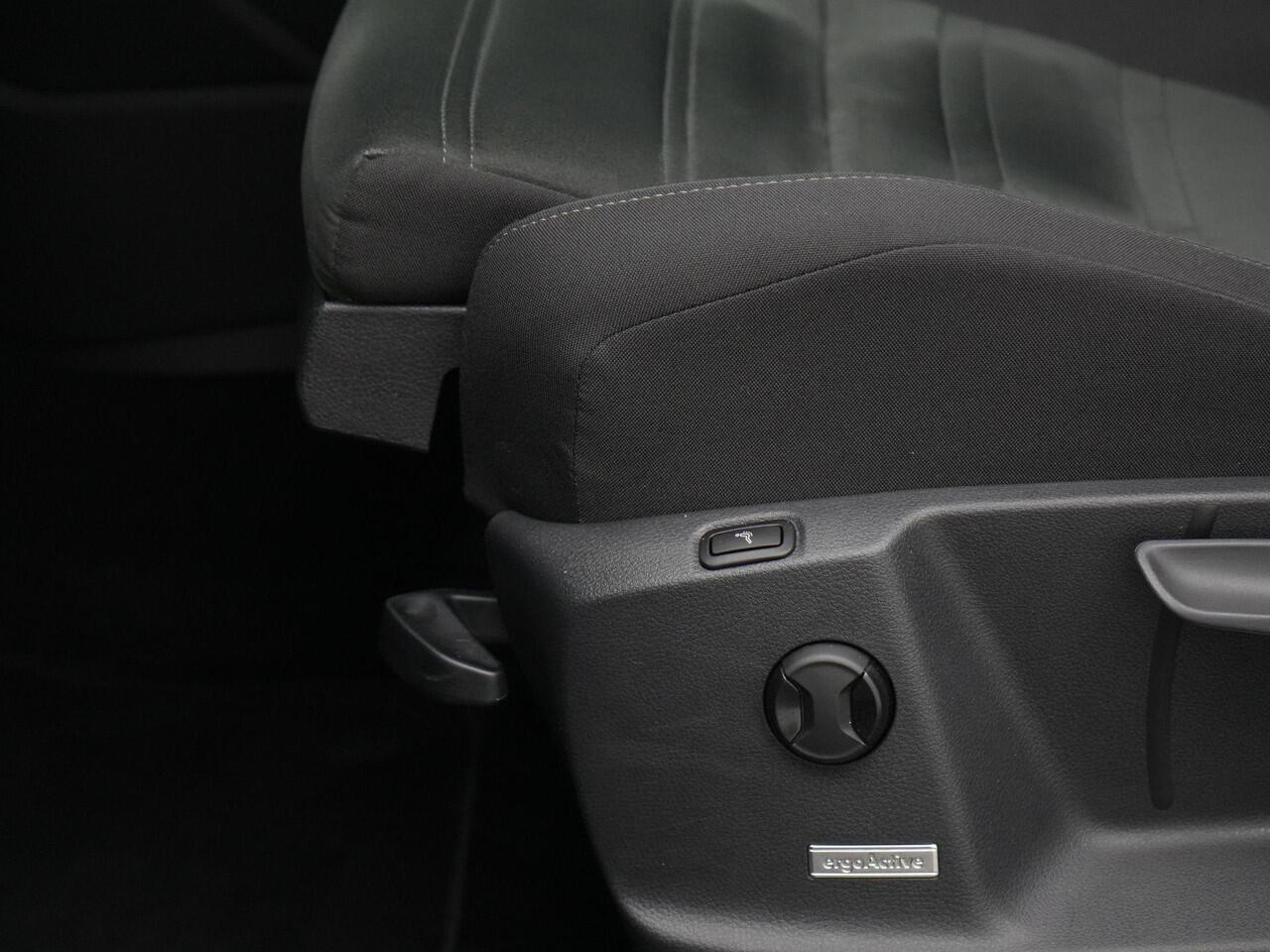 Volkswagen TOURAN 7 pers. 1.5 TSI 150 pk DSG Highline Business R / R-Line | LED koplampen | Stoel- /achterbankverwarming | Adaptive Cruise | Sportonderstel | Achteruitrijcamera | 17 inch