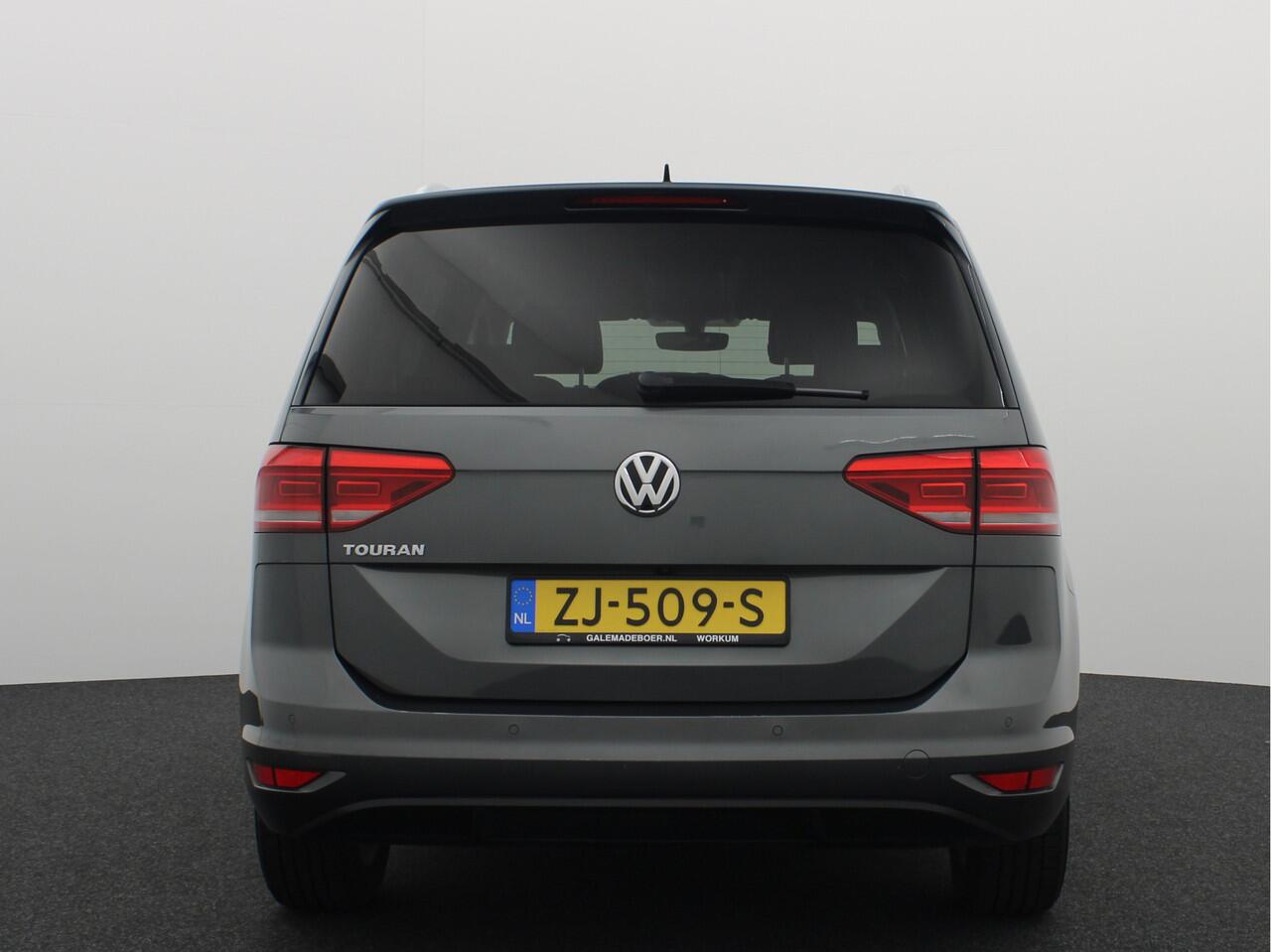 Volkswagen TOURAN 1.5 TSI 150PK Comfortline Business 7p CAMERA / STOELVERW / DAB+ / ACC / PDC / BLUETOOTH / CRUISE / NL-AUTO