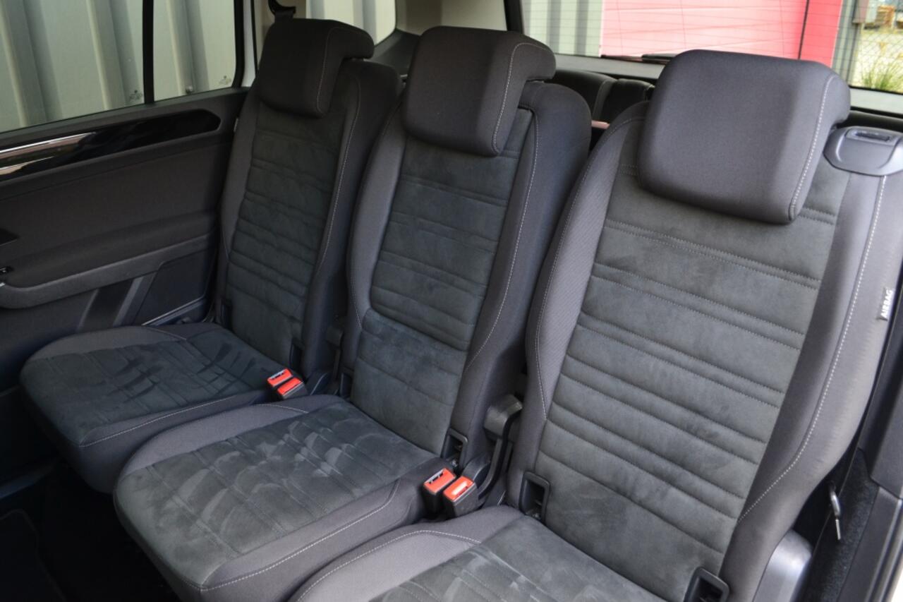 Volkswagen TOURAN 1.5 TSI DSG Highline R-Line LED/ACC/Keyless