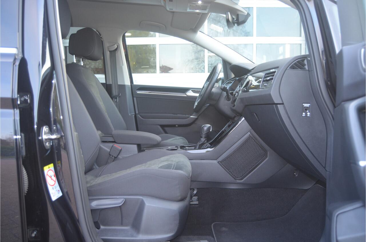 Volkswagen TOURAN 7 persoons AUTOMAAT 12 mnd. gar.