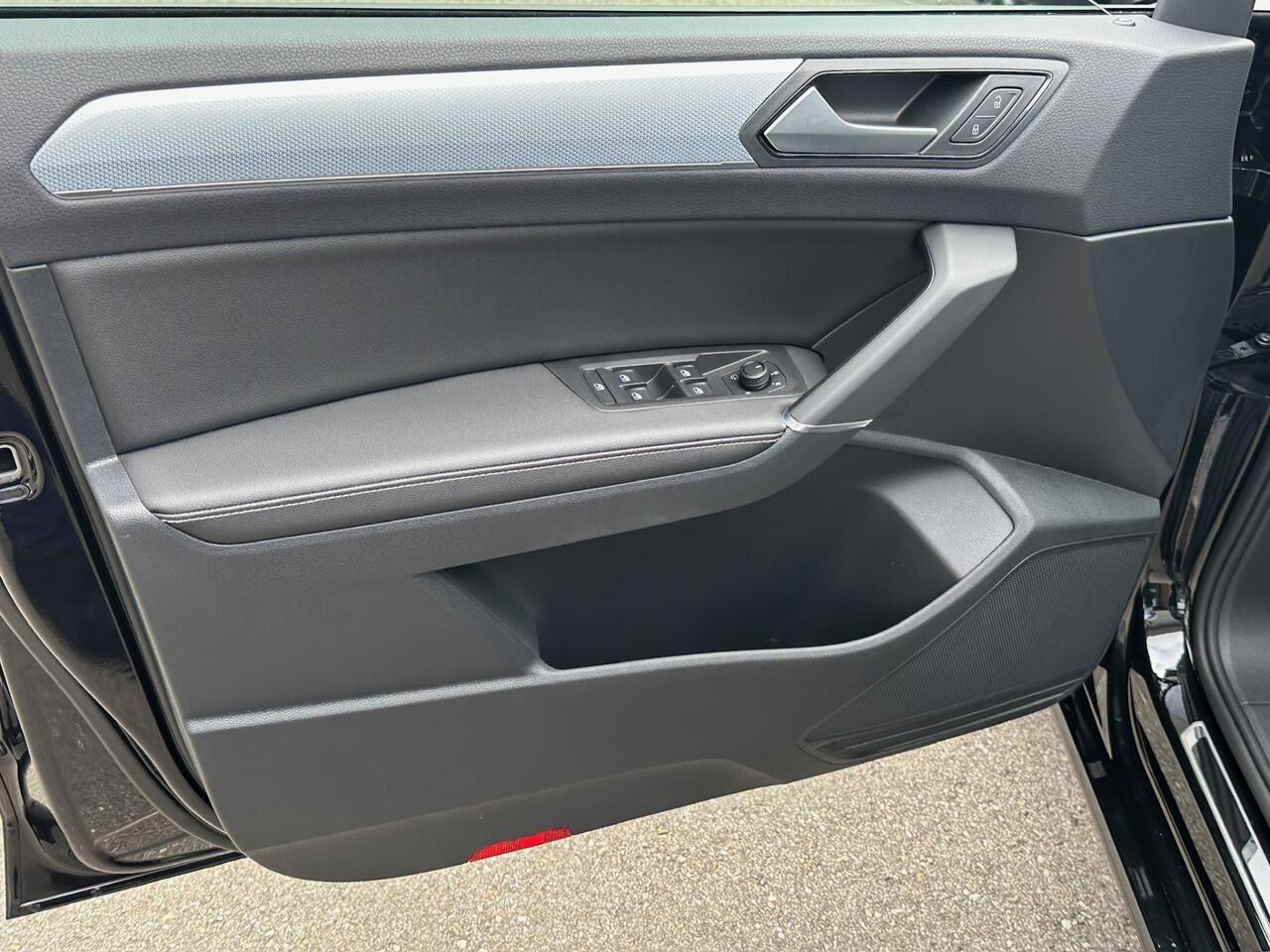 Volkswagen TOURAN 1.5 TSI Comfortline 7-persoons | Keyless | Navi | Camera | Dode hoek | Rijklaar incl. garantie