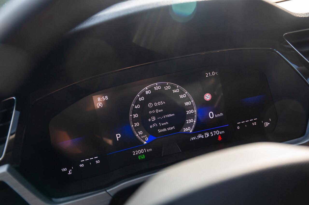 Volkswagen TOURAN 1.5 TSI Comfortline Business 7p , 7 persoons, Adaptive cruise, Achteruitrijcamera,