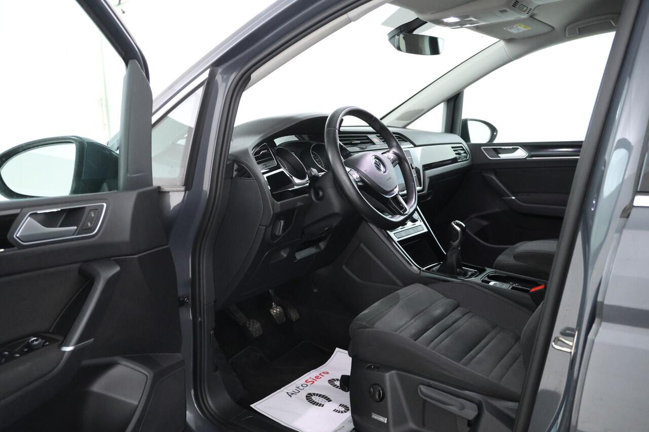 Volkswagen TOURAN 2.0 TDI SCR Highline 7p 7 persoons, apple carplay, navigatie,