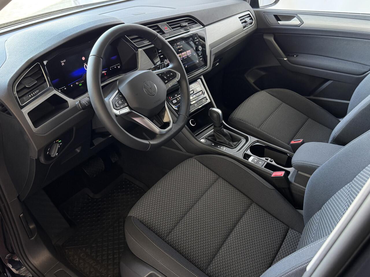 Volkswagen TOURAN 1.5 TSI 150PK 7P CARPLAY NAVI CAMERA LED ELEK.KLEP VIR.COCKPIT DODE.HOEK DET. STOELVERW KEYLESS 7P 7PERS 10/2024 ?Top Auto's Wijchen , 30 Jaar Specialist in Volkswagen : Alle Type's : R-Line Edition / Style / First Edition / Highline / Life , Zowel PHEV 