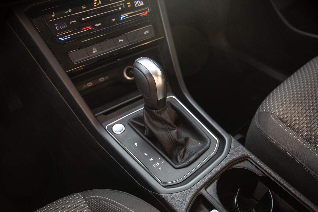 Volkswagen TOURAN 1.5 TSI Comfortline Business 7p , 7 persoons, Adaptive cruise, Achteruitrijcamera,