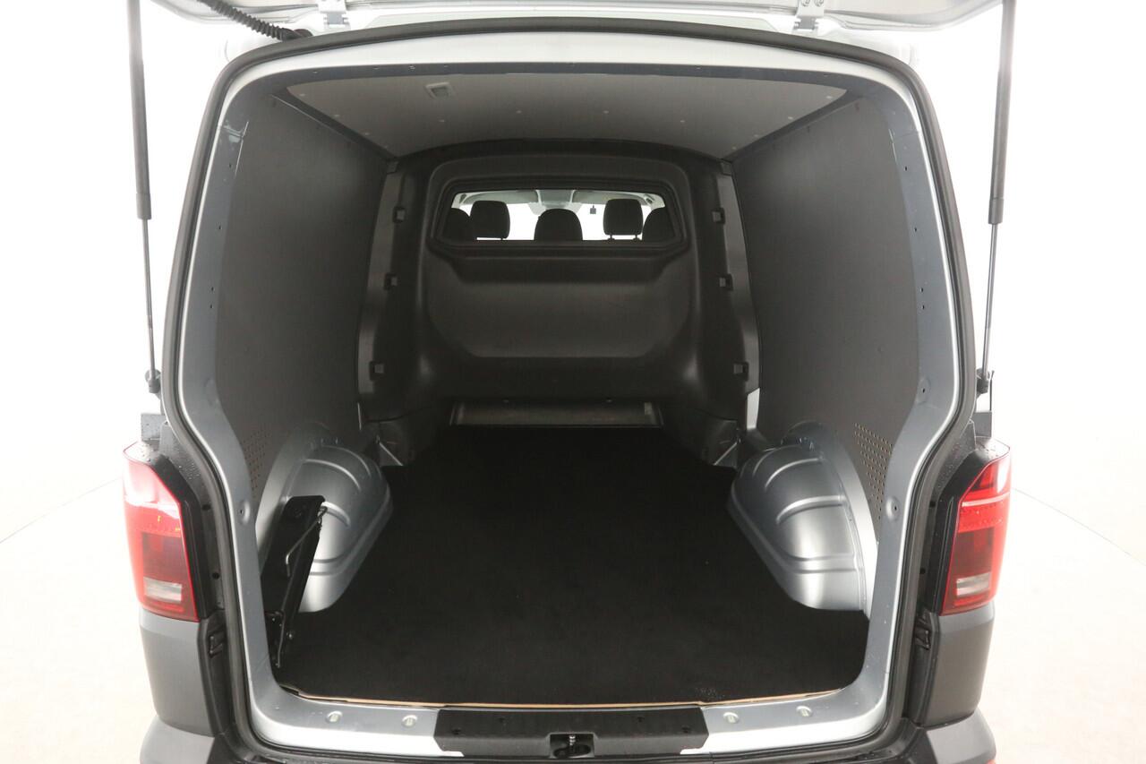 Volkswagen TRANSPORTER 2.0 TDI T6.1 150PK L2H1 | DC | Automaat | Airco | Adaptive Cruise | Carplay | Trekh. | Stoelverw.