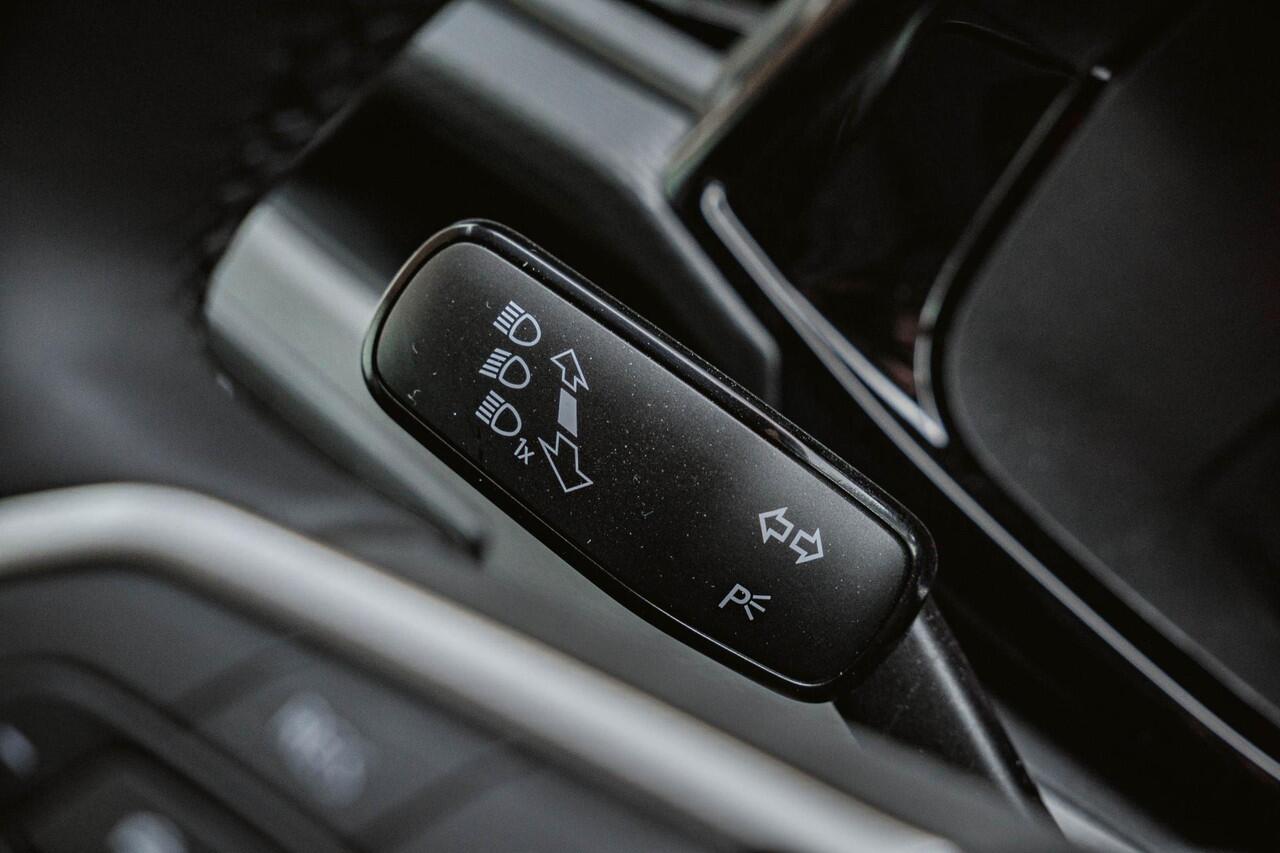 Volkswagen TRANSPORTER T6.1 2.0 TDI 150 PK DSG CARAVELLE L2H1 DUB/CAB A-KLEP ACC | LED | Privacy glass | Apple Carplay/Android Auto