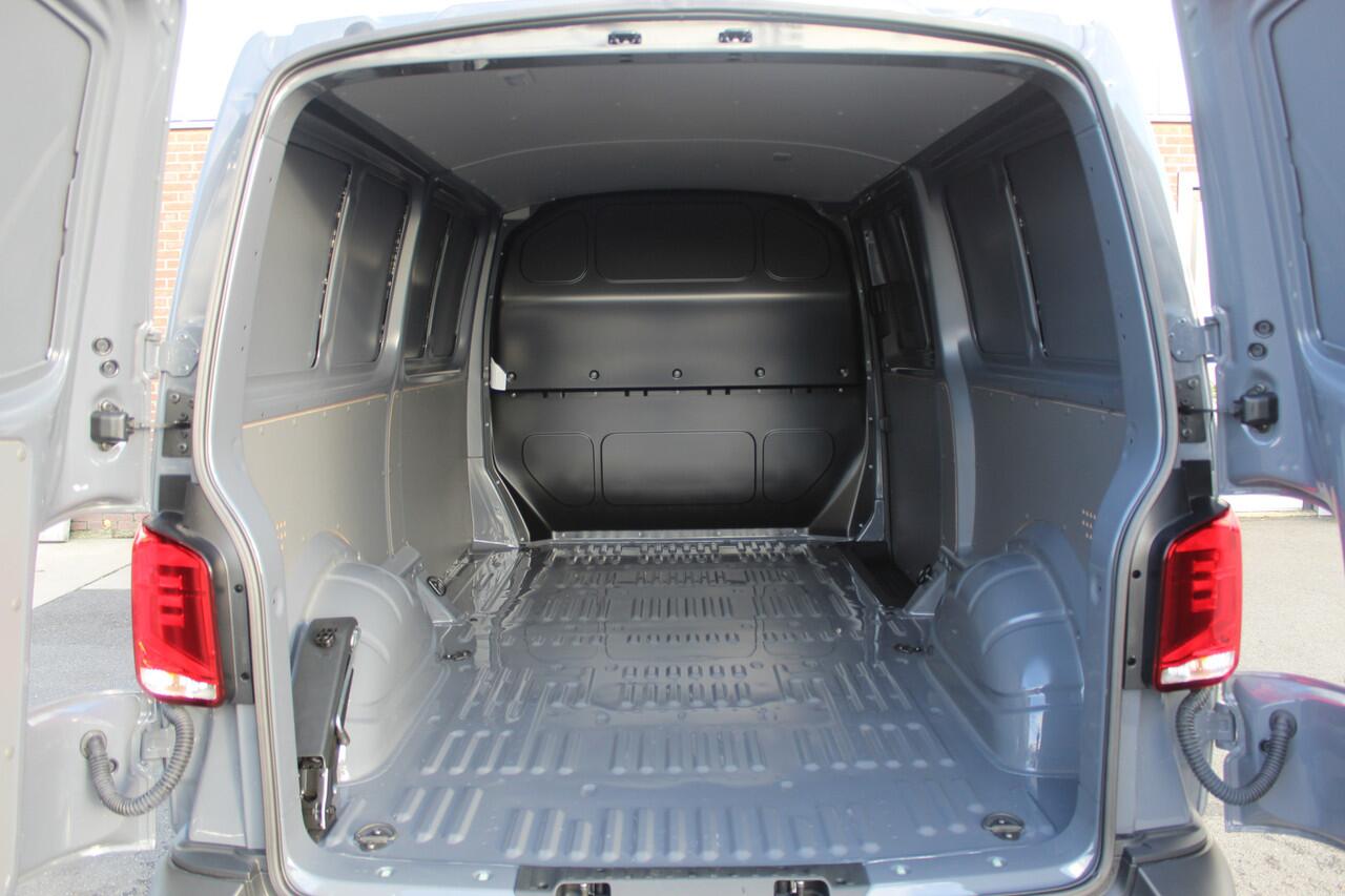 Volkswagen TRANSPORTER T6.1 2.0 TDI 150PK L2 |LED|AIRCO|CRUISE|SENSOREN.ACHTER|