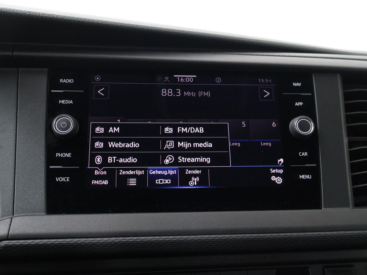 Volkswagen TRANSPORTER 2.0 TDI L2H1 30 DC Highline | 150 PK | Dubbele Cabine | Trekhaak | Airco | Cruise control |