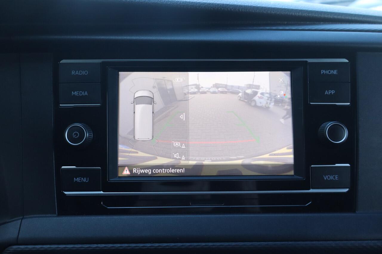 Volkswagen TRANSPORTER 2.0 TDI L2H1 30 DC Highline BPM VRIJ!! Adop. cruise I Camera
