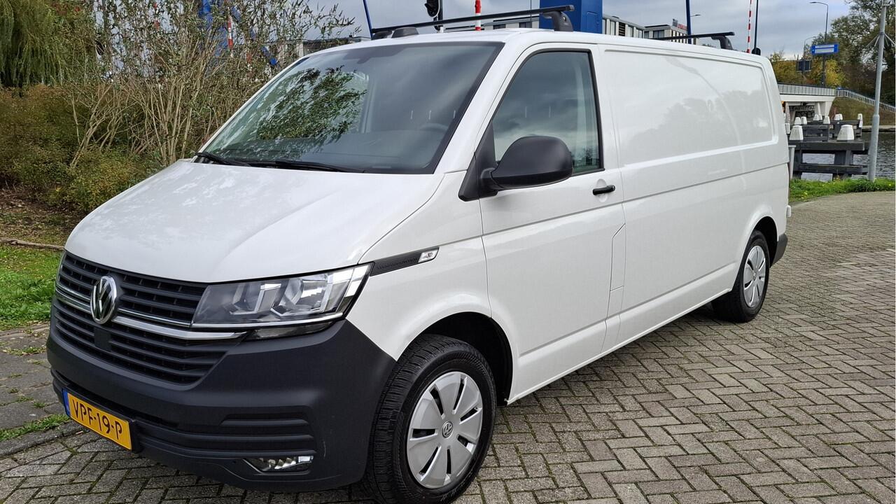 Volkswagen TRANSPORTER 2.0 TDI L2H1 Comfortline Navigatie / Trekhaak / PDC / Cruise
