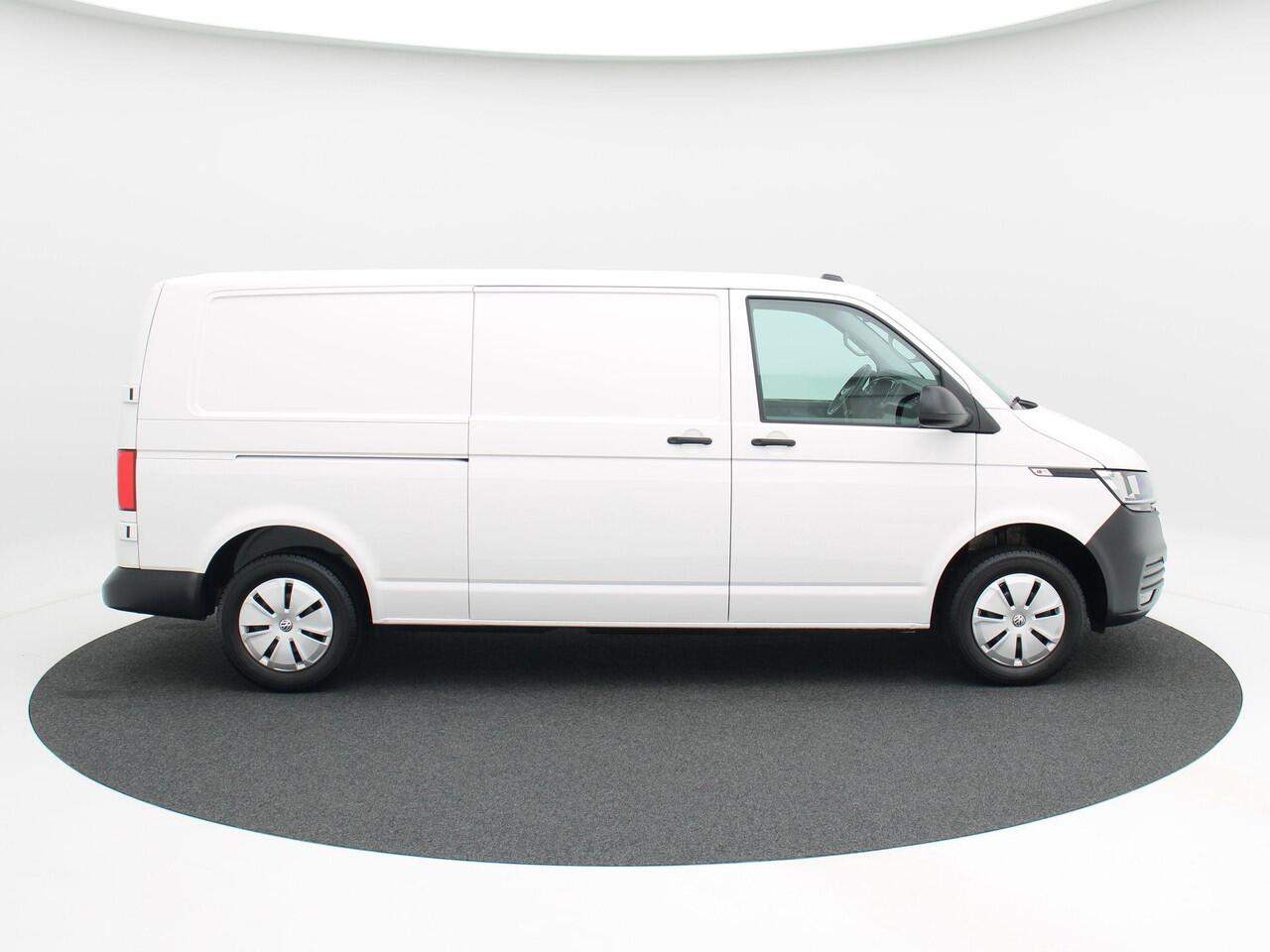 Volkswagen TRANSPORTER 2.0 TDi 150 Pk L2H1 | Navigatie | Trekhaak | Parkeersensoren | CarPlay | Airco | Cruise Controle | 55.591 Km!!