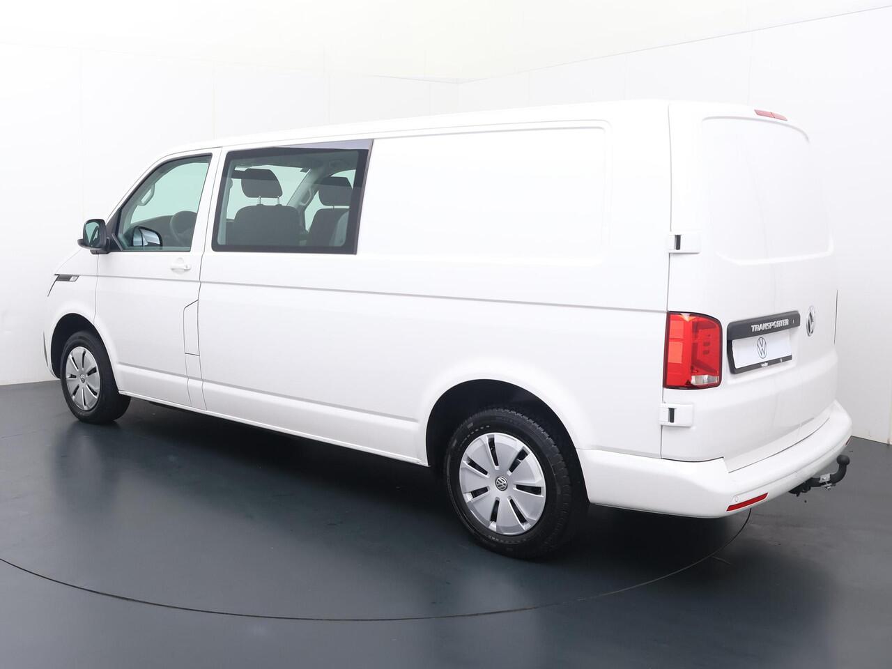 Volkswagen TRANSPORTER 2.0 TDI L2H1 30 DC Highline | 110 PK | Trekhaak | Navigatiesysteem | Cruise control |