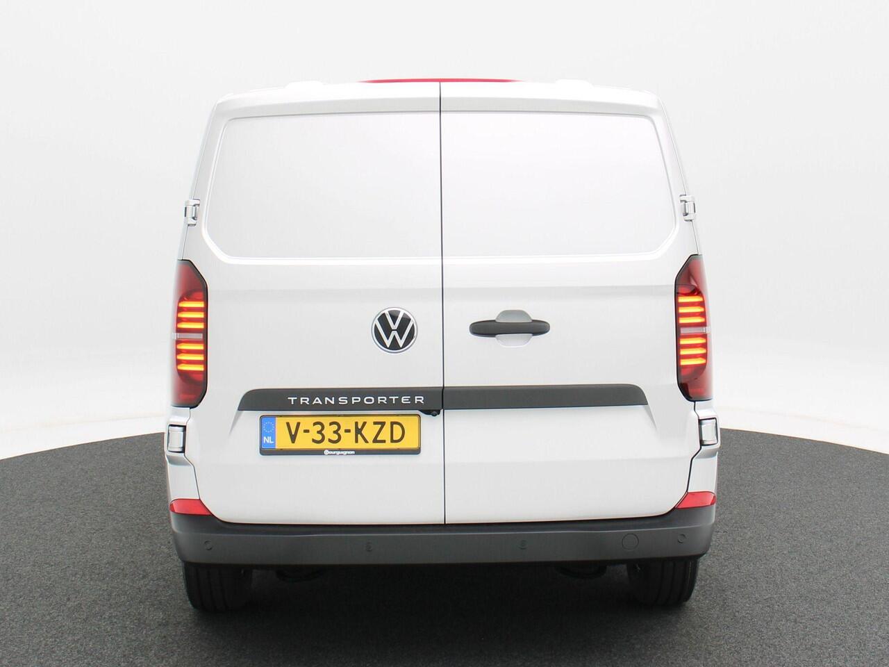 Volkswagen TRANSPORTER 2.0 TDI L1H1 28 Life Intro | V-33-KZD | 110 PK | Achterdeuren | Bijrijdersbank | Camera | BPM Vrij!