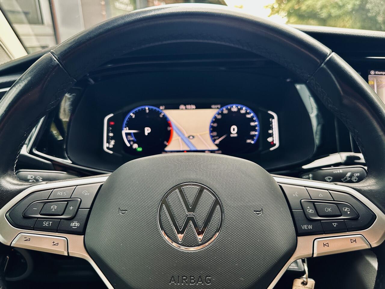 Volkswagen TRANSPORTER 2.0 TDI 150pk | DSG | Bulli Black Edition | Lang L2 | LED | Navi | Camera | Adapt Cruise | Trekhaak | Ex btw