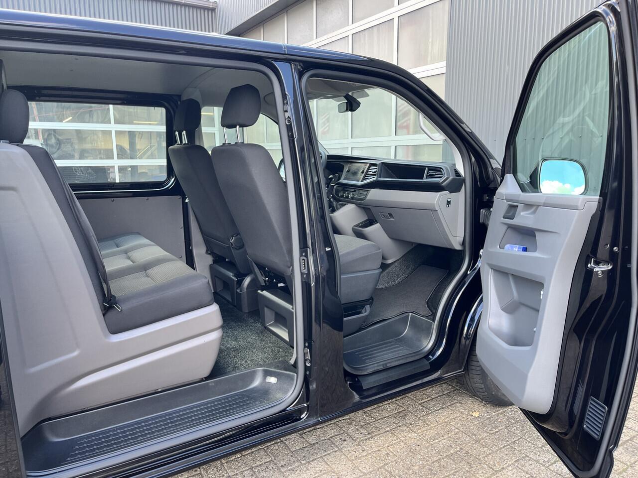 Volkswagen TRANSPORTER 2.0 TDI L2H1 DC 150PK Airco Cruise controle Telefoonverbinding Trekhaak 2500kg trekgewicht Apple carplay Navigatiesysteem schuifdeur Euro 6 DC 1e eigenaar Dealer onderhouden