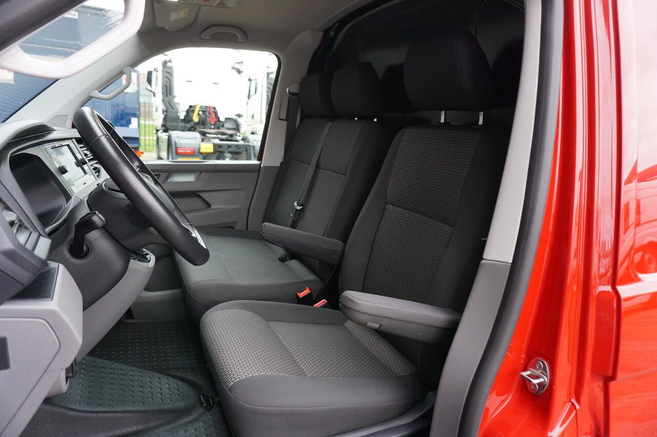 Volkswagen TRANSPORTER 150PK Automaat L2H1 Apple Carplay Camera Cruise PDC Standkachel Stoelverwarming Trekhaak