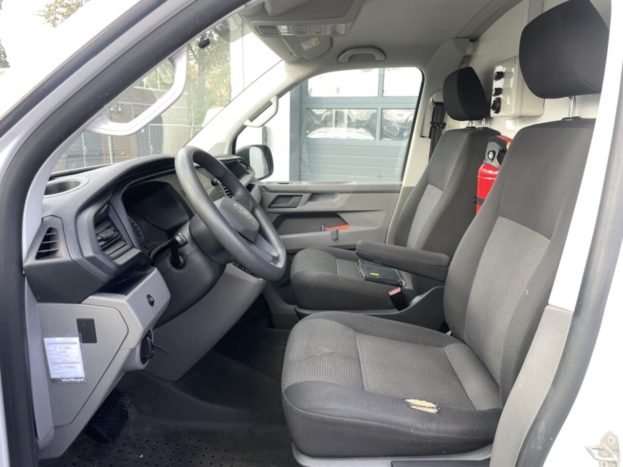 Volkswagen TRANSPORTER 2.0 TDI 150PK DSG Dierenvervoer