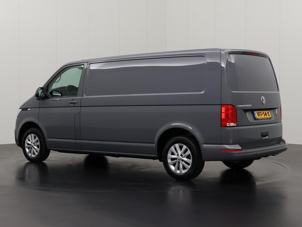 Volkswagen TRANSPORTER 2.0TDI Lang Highline | Navigatie | Camera | 3-Persoons | Airco | Cruise