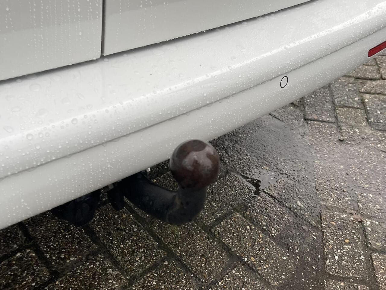 Volkswagen TRANSPORTER 2.0 TDI L1H1 26 Economy Business | Erg netjes! | 90pk SCI Trekhaak | Apple Carplay | Airco | Gestoffeerde laadruimte | Parkeersensoren