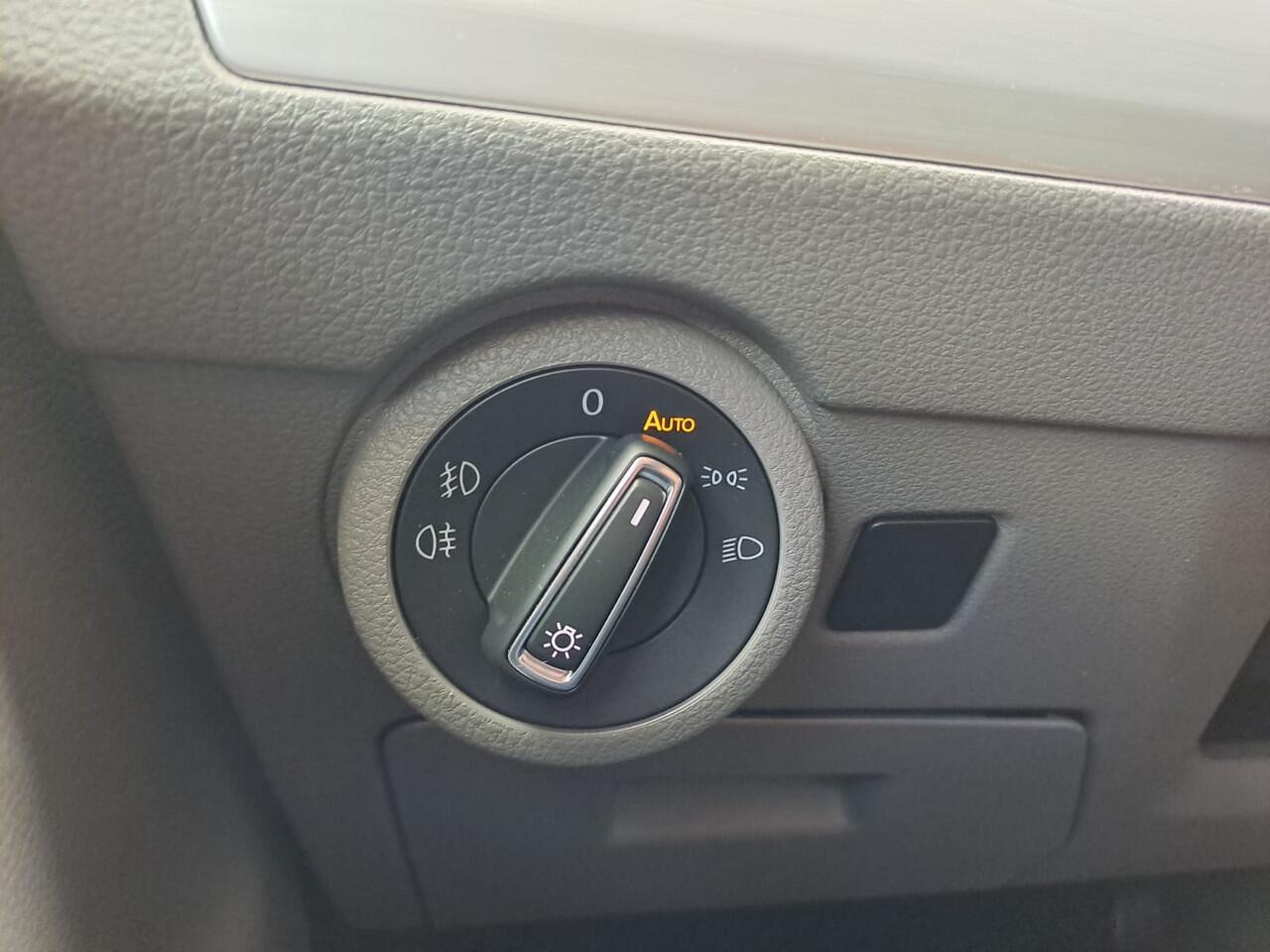 Volkswagen TRANSPORTER 2.0 TDI L2H1 150PK DSG DC Bulli | ACC | 2x Schuifdeur | LED | Virtual | Camera | App-connect | LMV |