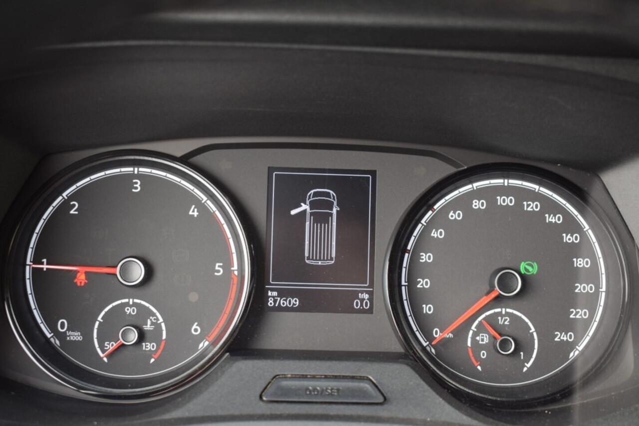 Volkswagen TRANSPORTER T6.1 2.0 TDI 150 PK L2H1 DC DUBBEL CABINE | AUTOMAAT | ZEER NETTE STAAT