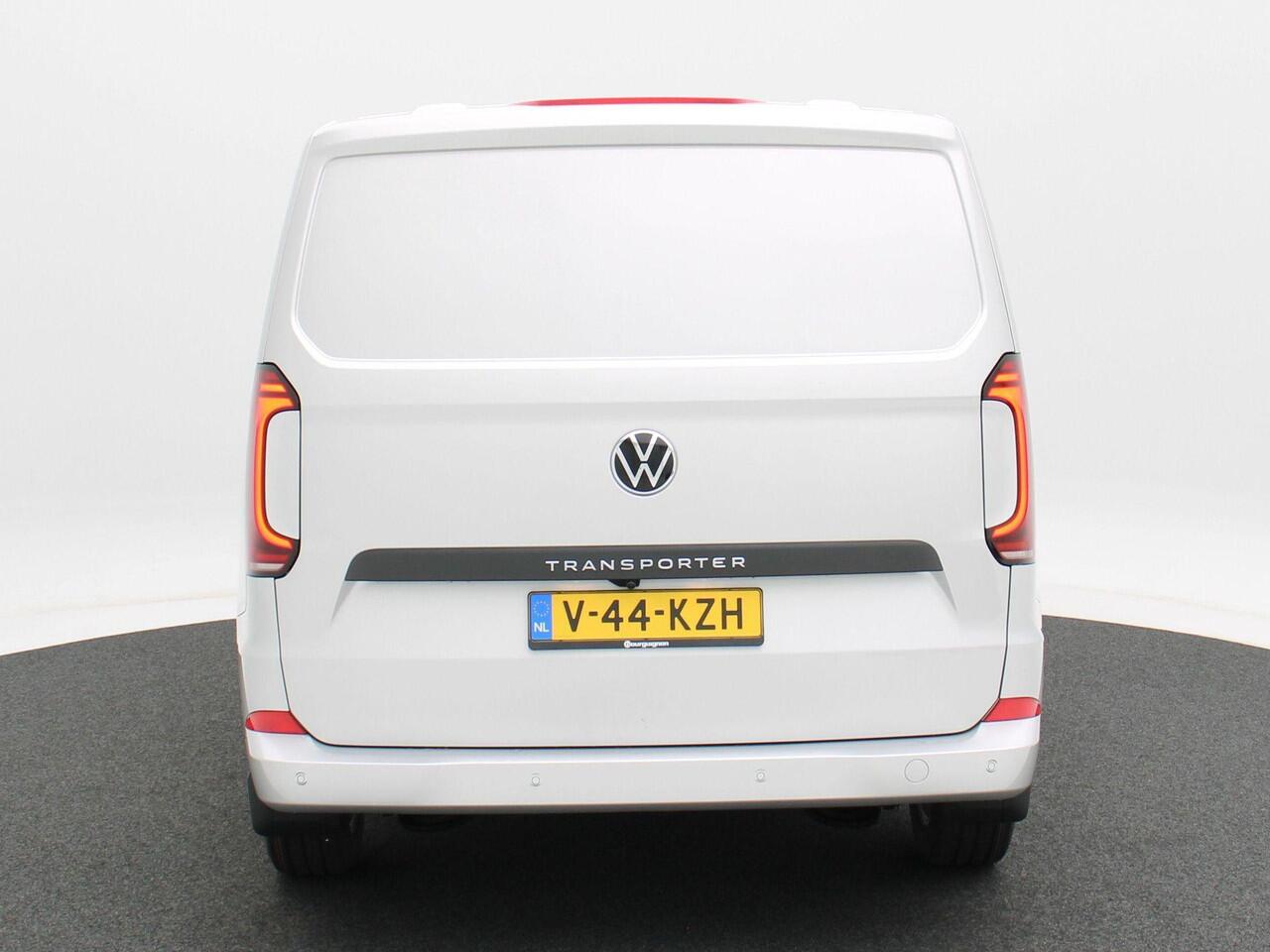 Volkswagen TRANSPORTER 2.0 TDI L1H1 28 Bulli Intro | V-44-KZH | Automaat | 170 PK | Full LED | BPM Vrij!