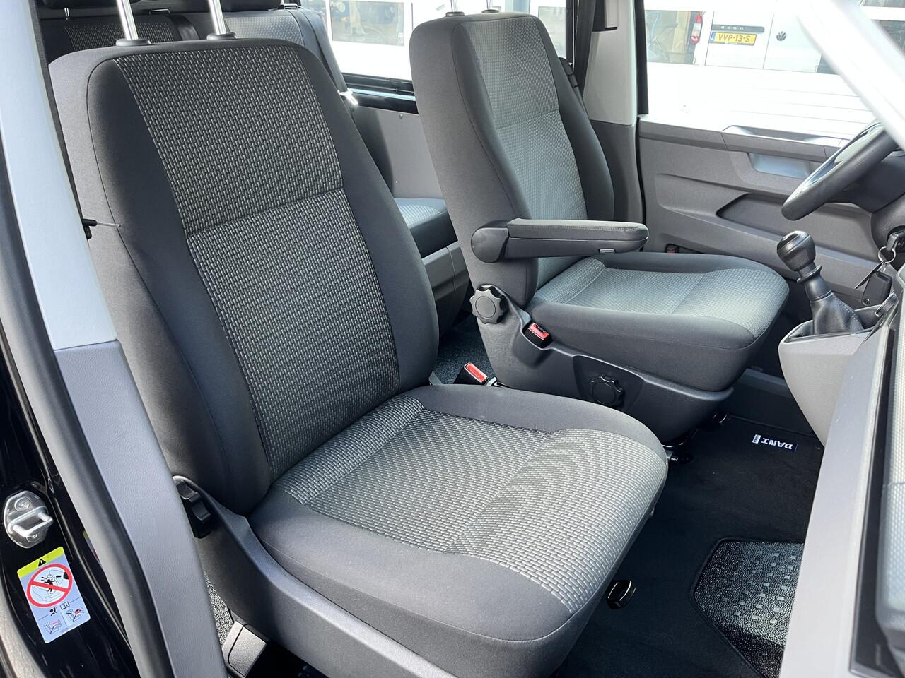 Volkswagen TRANSPORTER 2.0 TDI L2H1 DC 150PK Airco Cruise controle Telefoonverbinding Trekhaak 2500kg trekgewicht Apple carplay Navigatiesysteem schuifdeur Euro 6 DC 1e eigenaar Dealer onderhouden