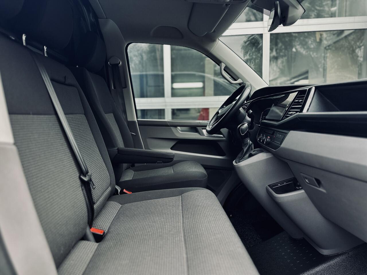 Volkswagen TRANSPORTER 2.0 TDI 150pk | DSG | Black Edition | L1 | Digitaal Display | LED | Adapt Cruise | Trekhaak | Ex btw