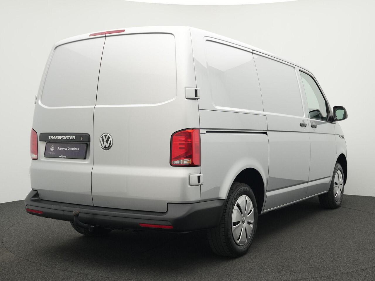 Volkswagen TRANSPORTER 2.0 TDI 90 pk Economy Business L1H1 | Trekhaak | Parkeersensoren achter | Carplay | Cruise Control