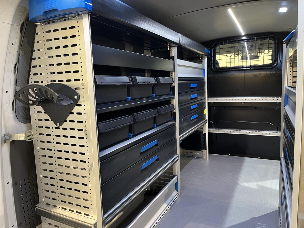 Volkswagen TRANSPORTER 2.0 TDI L1H1 150 PK 4Motion 4x4 / Servicebus / Sortimo Inrichting / Euro 6 / Airco / 220V. / Cruise Control / Trekhaak / Camera / CarPlay