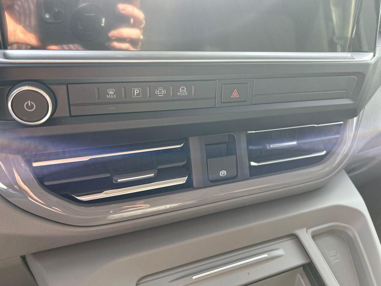 Volkswagen TRANSPORTER Bedrijfswagens Bulli L1 2.0 TDI EU6 125 kW 170 pk 8 versn. Auto | BPM vrij | Brandstoftank met vergrote inhoud, 70 ipv 55 liter | Parkeersensoren voor en achter met manoeuvreerrem (Park Distance Control) |