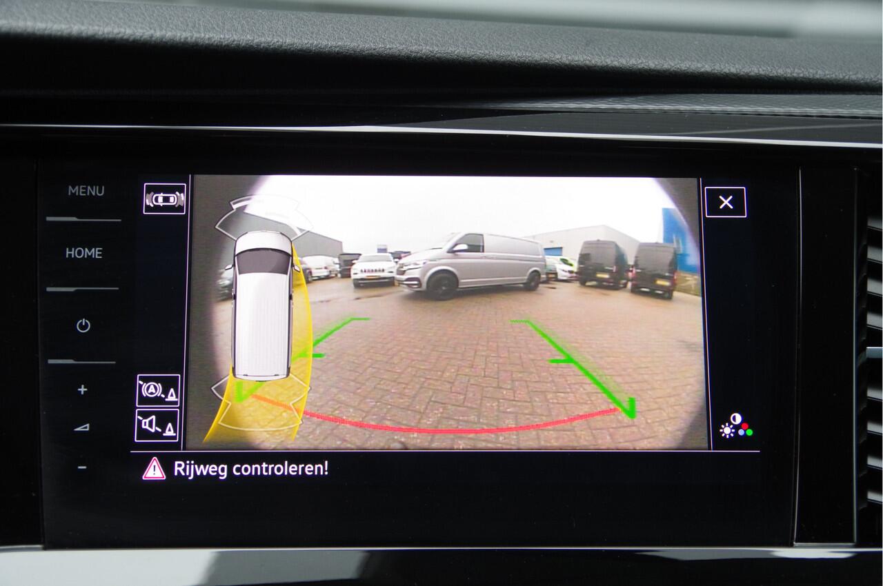 Volkswagen TRANSPORTER 2.0 TDI L2 BULLI DC-5P, AUT. LED, LEDER, TREKHAAK, STOELVERWARMING, ADAPT. CRUISE, DIGITAL COCKPIT, CAMERA, AIRCO, PARKEERSENSOREN, DUBBELE CABINE, DUBBEL CABINE, NL AUTO, NAP