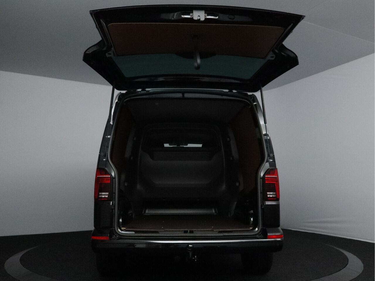 Volkswagen TRANSPORTER 2.0 TDI L2H1 30 DC | Bulli | Automaat | Dubbele Cabine | Achteruitrijcamera | Navigatie | Trekhaak