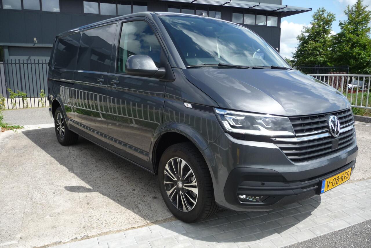 Volkswagen TRANSPORTER 2.0 TDI L2H1 Highline Autm. 204pk 2 schuifdeuren , achterdeuren BPM vrij