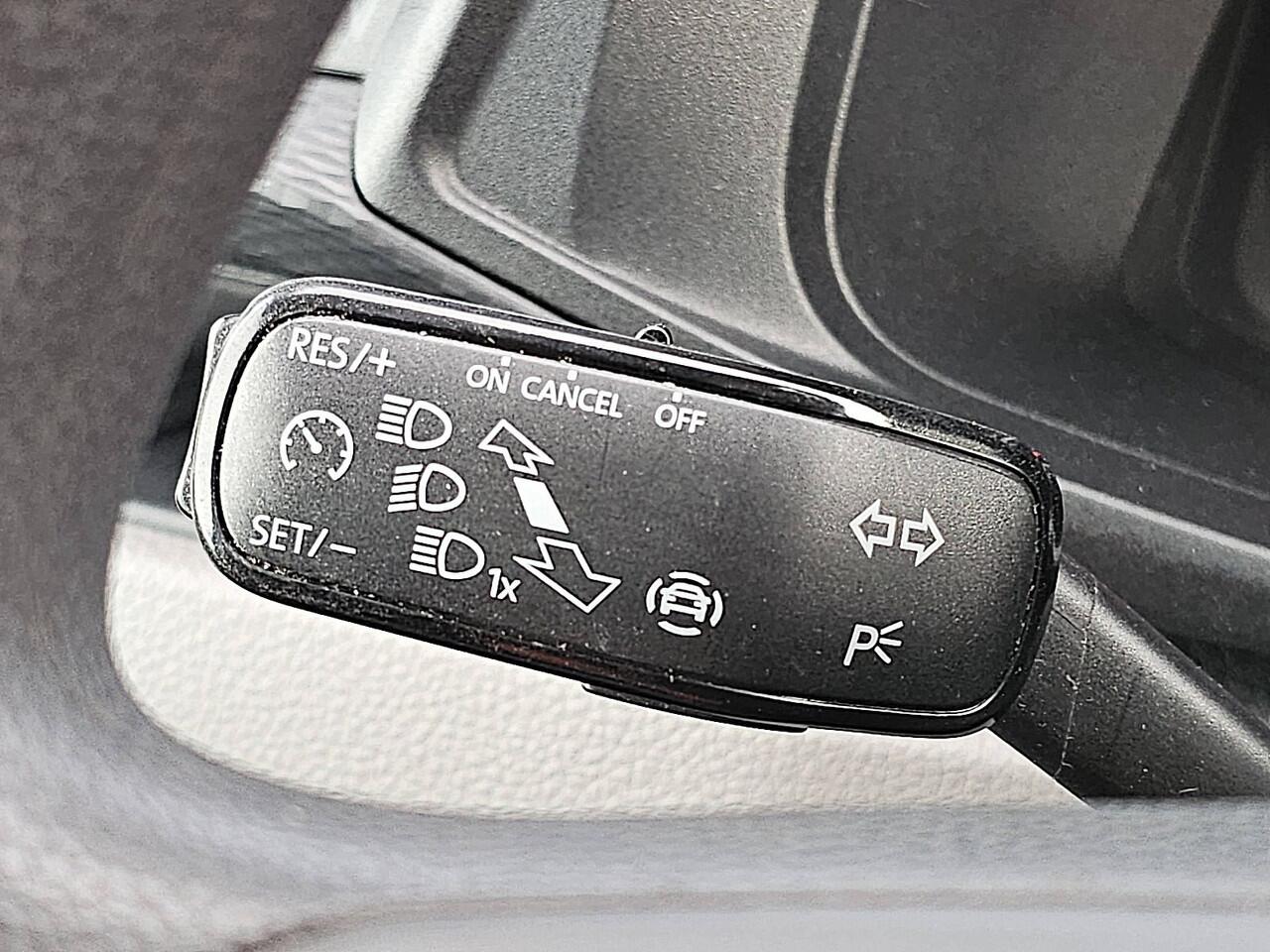 Volkswagen TRANSPORTER 2.0 TDI L2H1 Automaat Airco Achterdeuren 3 Zits Cruise Control Euro6 150 PK!