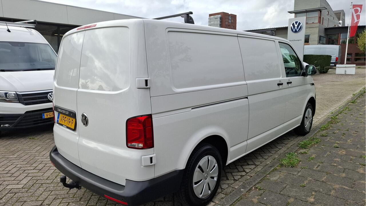 Volkswagen TRANSPORTER 2.0 TDI L2H1 Comfortline Navigatie / Trekhaak / PDC / Cruise