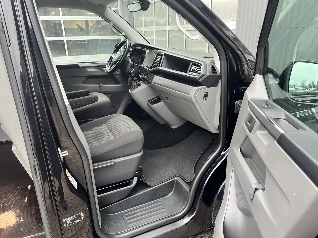 Volkswagen TRANSPORTER 2.0 TDI L2H1 Bulli 150pk Automaat Airco Cruise controle Digitaal display Trekhaak 2500kg trekgewicht 2-Persoons Telefoonverbinding Apple carplay Sitebars Euro 6 Dealer onderhouden