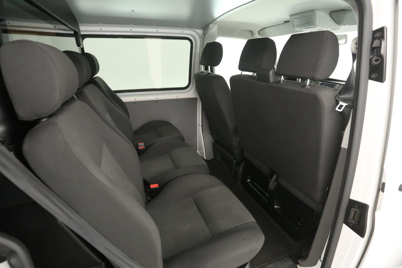 Volkswagen TRANSPORTER 2.0 TDI L2H1 | DC | Airco | Carplay | Trekh. | Cruise | Parkeersens.