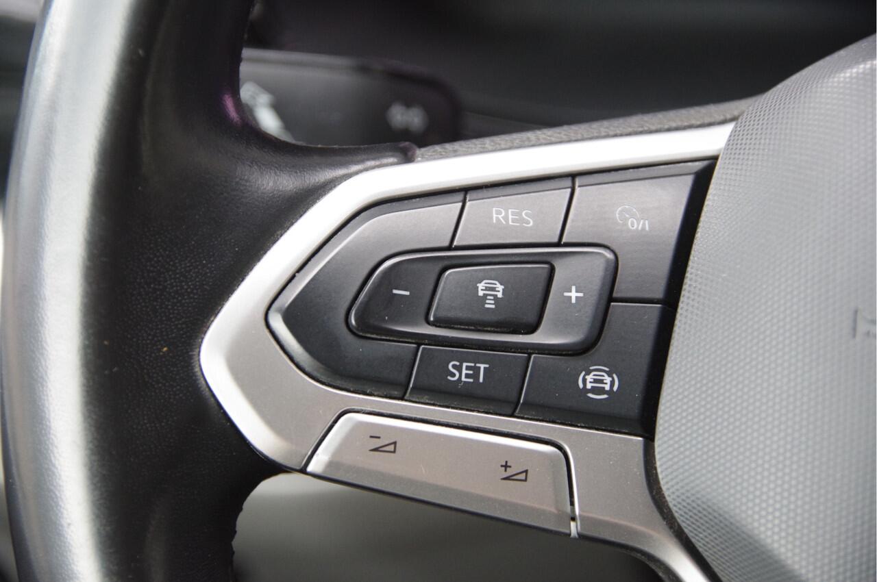 Volkswagen TRANSPORTER 2.0 TDI L2 BULLI, 3-ZITS, 150PK AUT. LED, ADAPT. CRUISE, TREKHAAK, APPLE CARPLAY, NAVI, AIRCO, PARKEERSENSOREN, NL AUTO, NAP