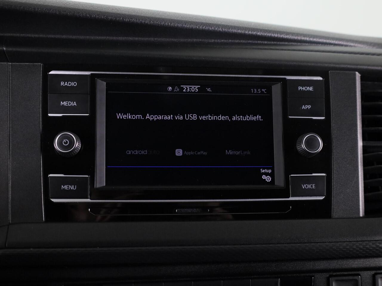 Volkswagen TRANSPORTER 2.0 TDI L2H3 28 110 pk | Verlengde garantie | Navigatie via App | Trekhaak | Parkeersensoren achter | Cruise control |