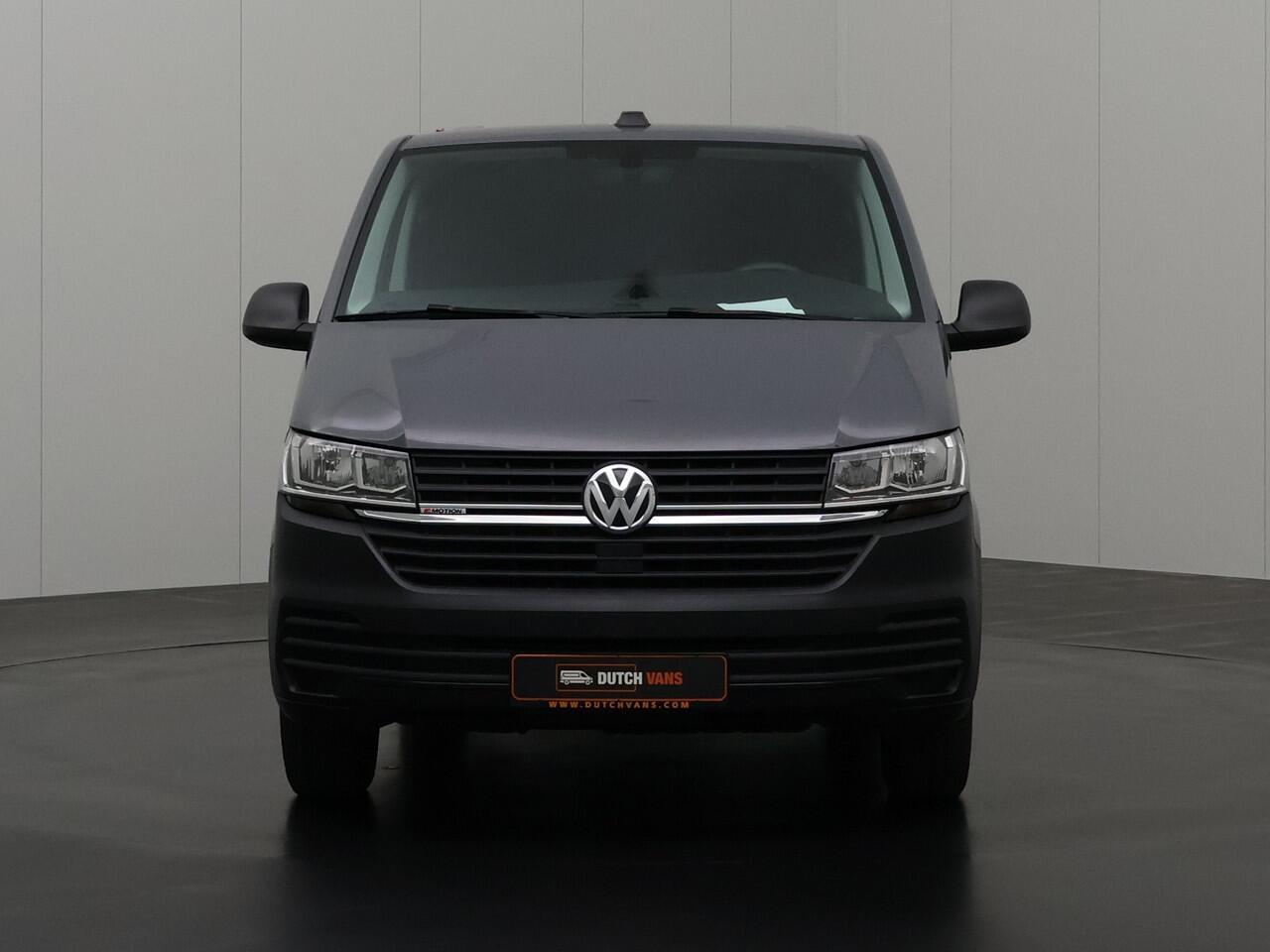 Volkswagen TRANSPORTER 2.0TDI 150PK 4-Motion Business | Achterdeuren | Airco | Cruise | Betimmering | 3-Persoons