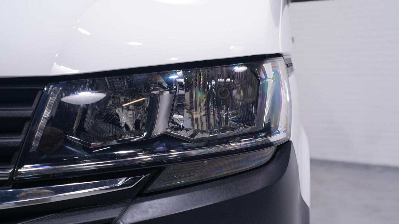 Volkswagen TRANSPORTER 2.0 TDI 110 pk L1H1 Airco, Apple Carplay Laadruimte Pakket, PDC achter, 3-Zits