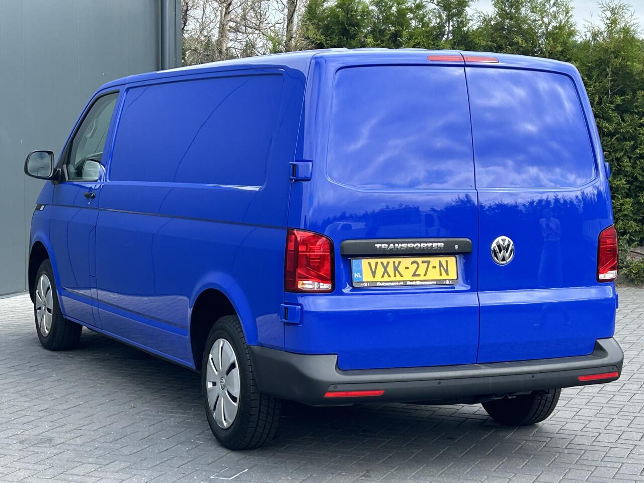 Volkswagen TRANSPORTER 2.0 TDI 150 PK AUTOMAAT DSG COMFORTLINE EXE / L2H1 / 1e EIG. / 24.504KM !! / AIRCO / CRUISE / NAVI / APPLE CARPLAY / 3 - ZITS